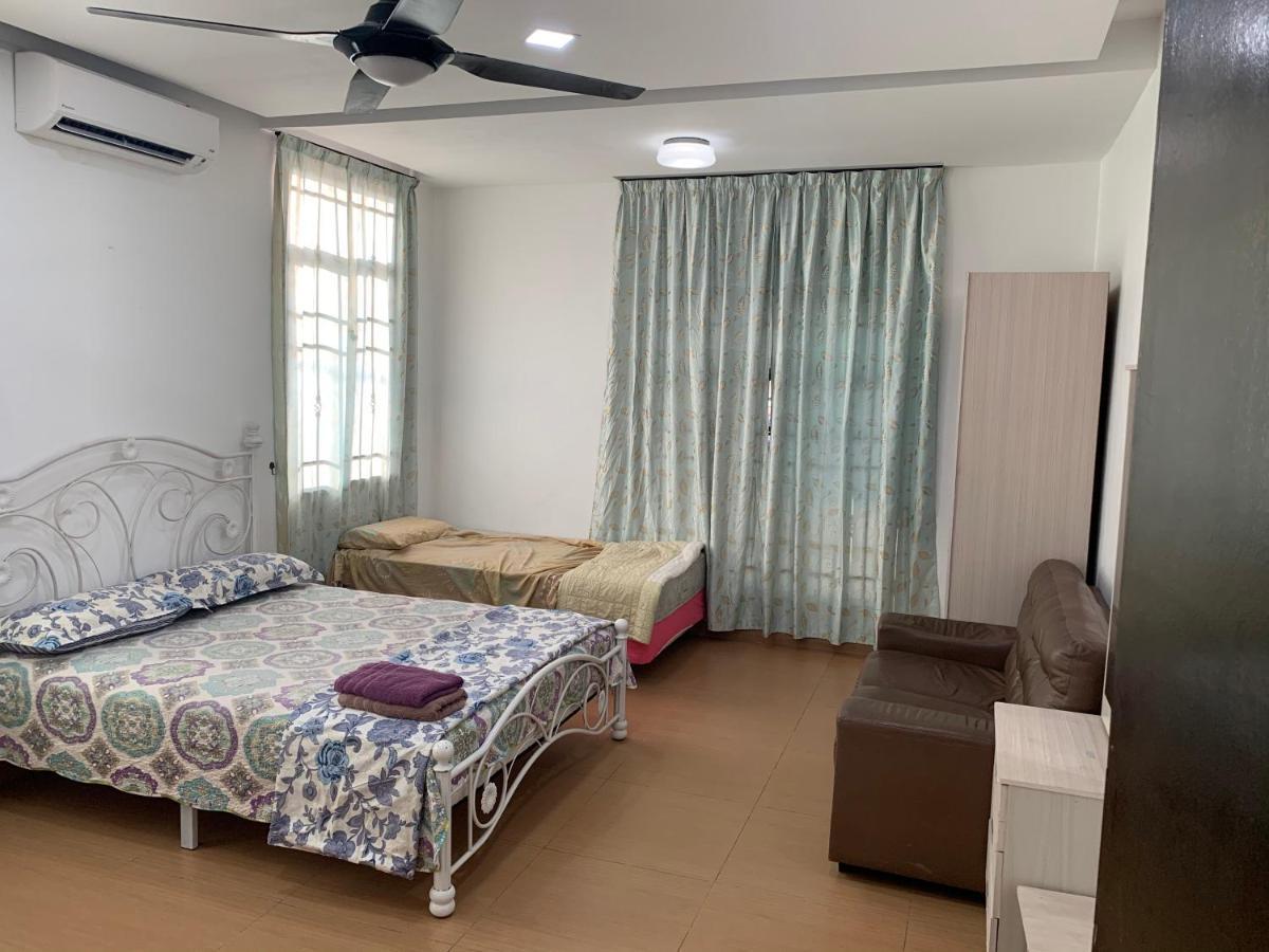 Villaparadise Homestay Batu Pahat Extérieur photo